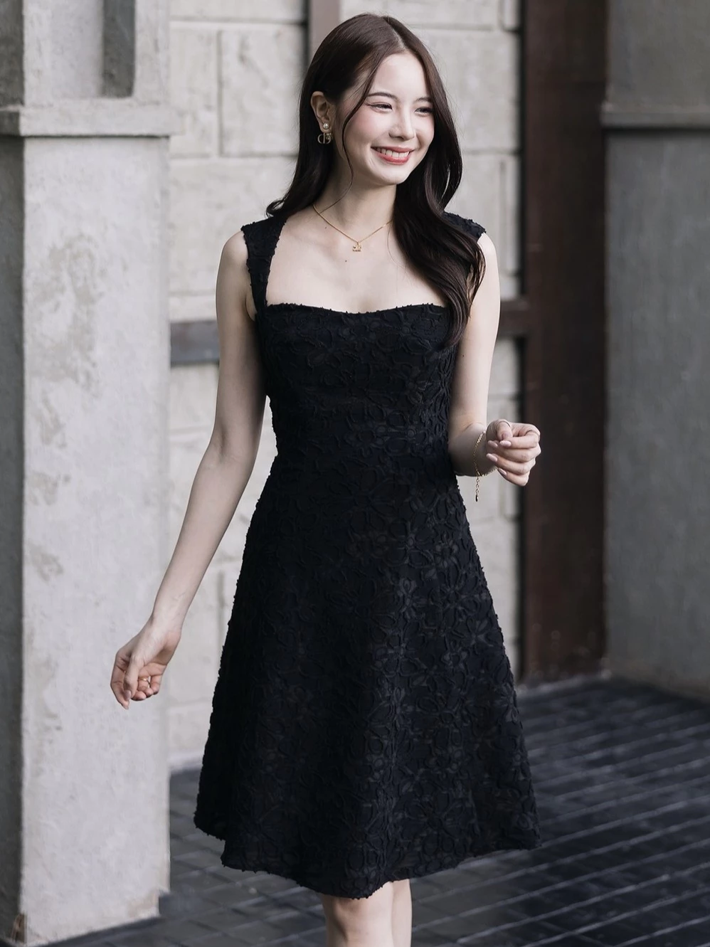 Elegant Sleeveless Black Floral